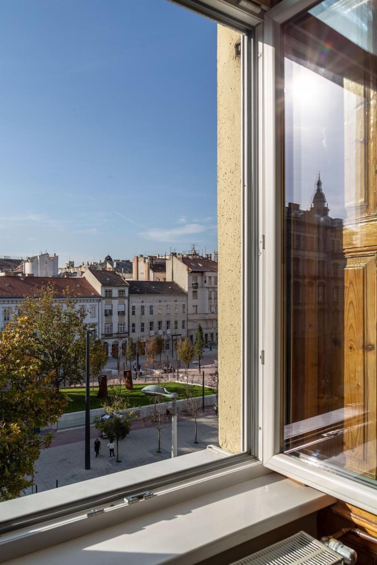 The Address Budapeszt
